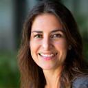 Portrait d’Asma Bouhired, conseillère clientèle
